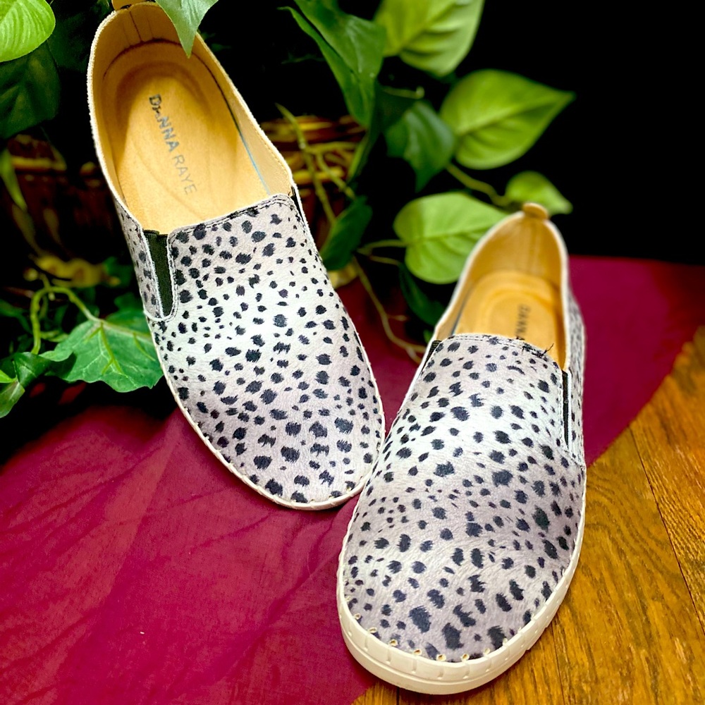 Grey Leopard Print NWT